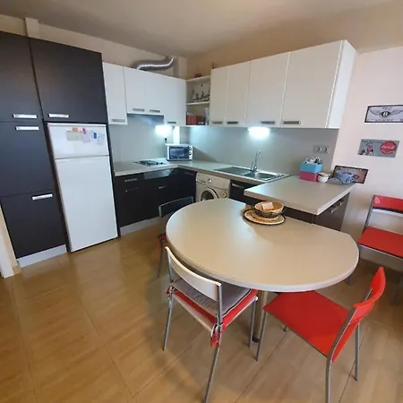 Apartament In Downtown Homestay